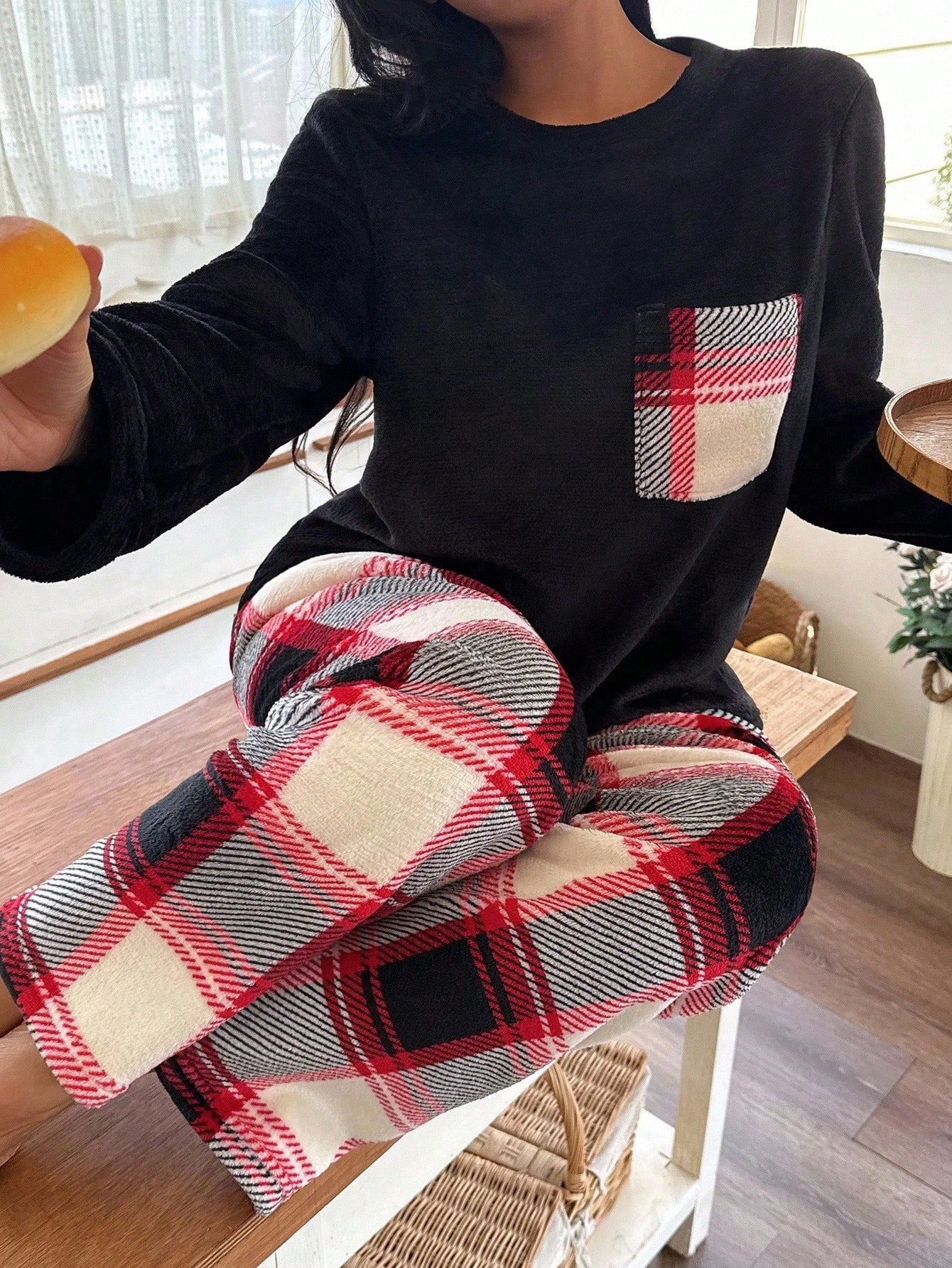 بيجامه كاروه اسود